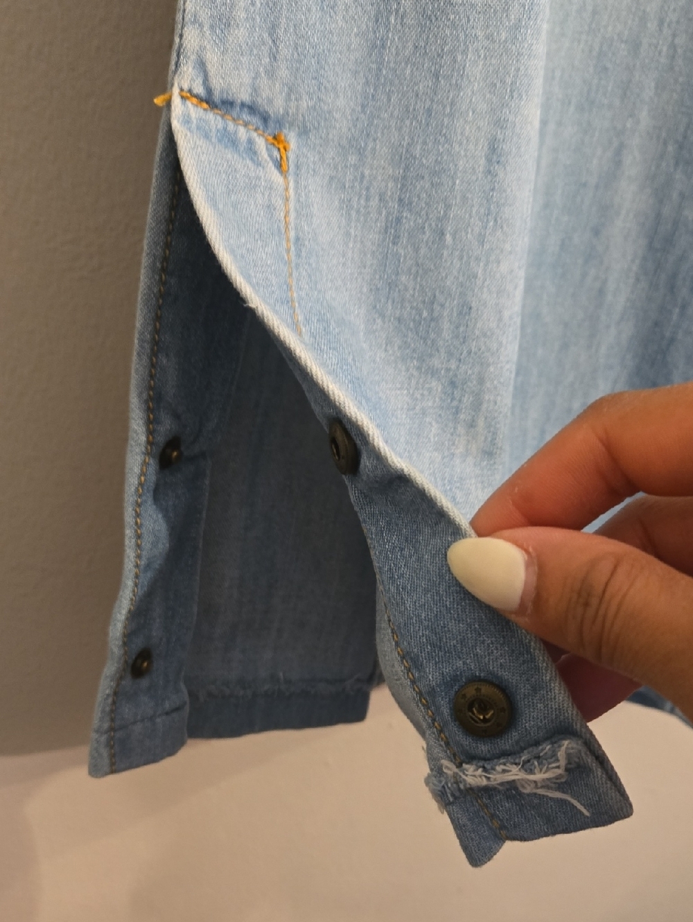 Pilcro Anthropologie Wide Leg Snap Hem Jeans Women’s Size 25 Lightweight Denim - Picture 6 of 12